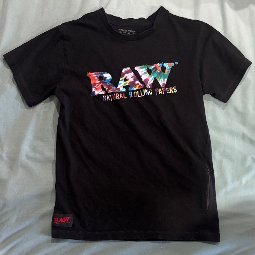 Black Raw Rolling Papers with Stash Pocket T Shirt Size Small